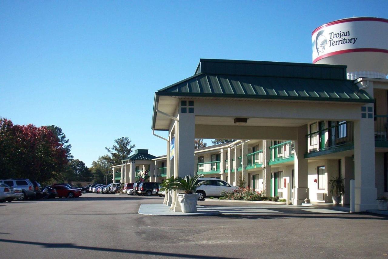 ホテル Baymont By Wyndham トロイ エクステリア 写真